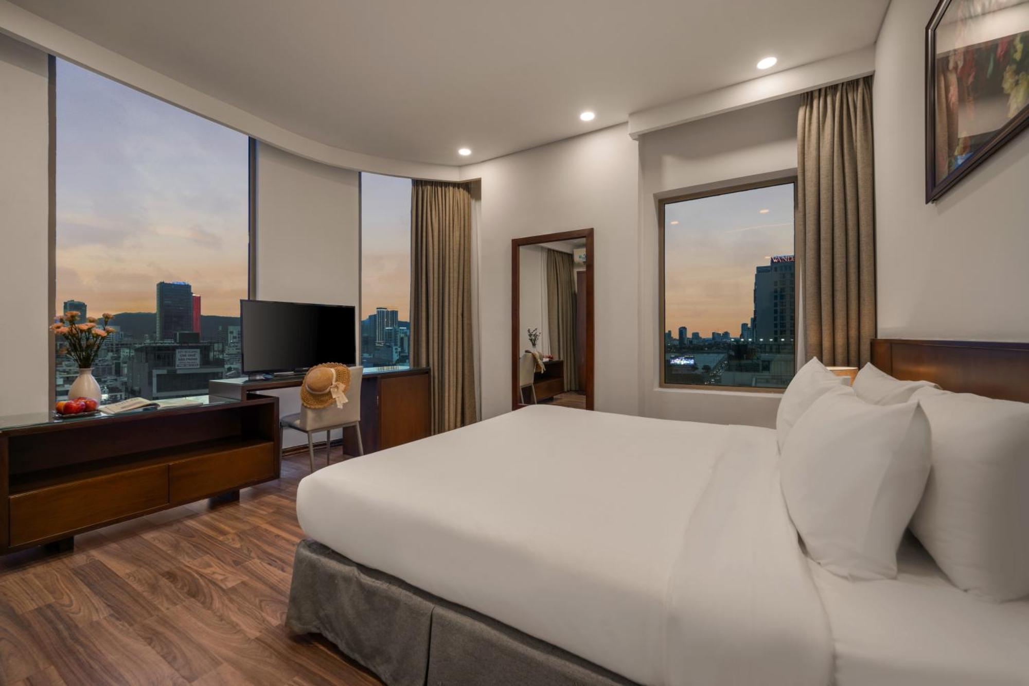 Mitisa Hotel Da Nang - Near Dragon Bridge Buitenkant foto